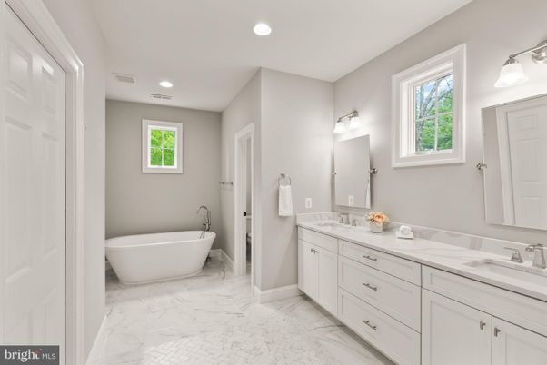Bathroom, Dual Sink Vanities, Free Standing Baths, Interior, Marble, Recessed Lighting