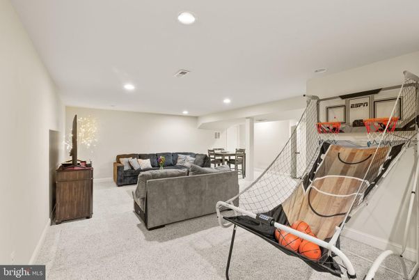 Dining room, Interior, Living room, Recessed Lighting