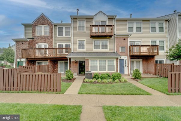 Exterior, Facade, Brick Facade, Rowhouse