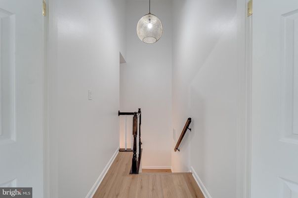 Interior, Pendant Lights, Wood Texture Flooring