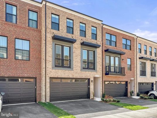 Attached, Exterior, Facade, Brick Facade, Rowhouse