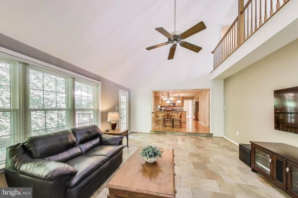 Chandelier, Dining room, Interior, Living room, Pendant Lights, Wood Texture Flooring