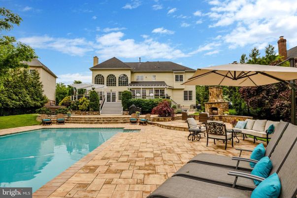 Exterior, Fireplace, Pool
