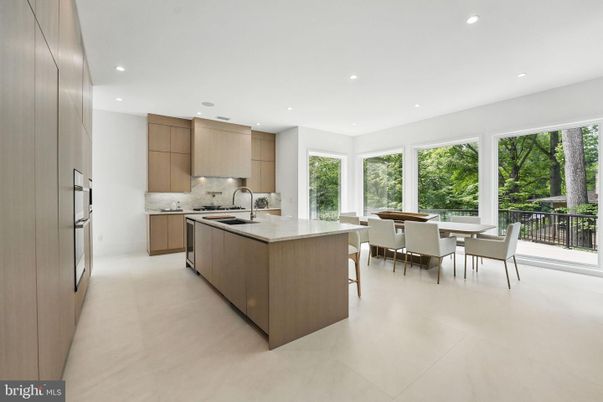Dining room, Interior, Kitchen, Recessed Lighting, Stainless Steel Appliances