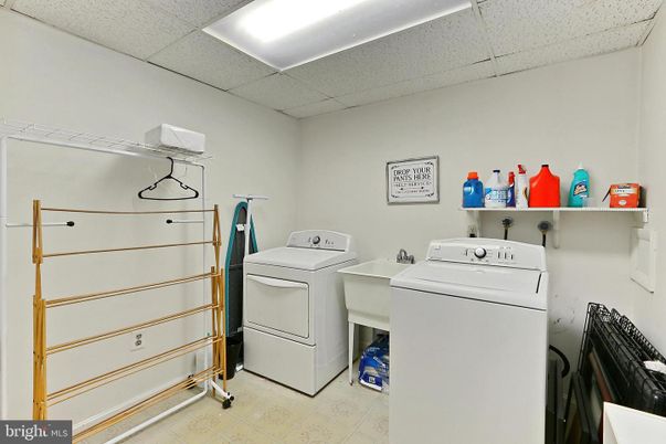 Interior, Washer