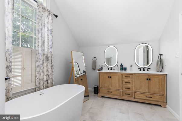 Bathroom, Dual Sink Vanities, Free Standing Baths, Interior