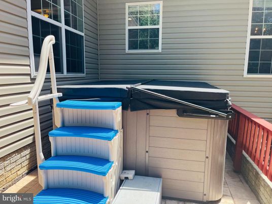 Exterior, Hot Tub