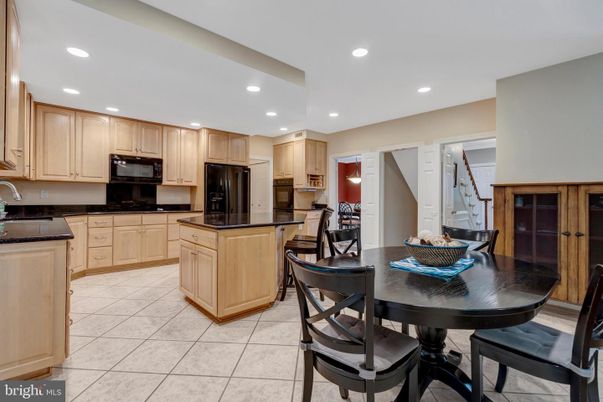 Dining room, Interior, Kitchen, Recessed Lighting