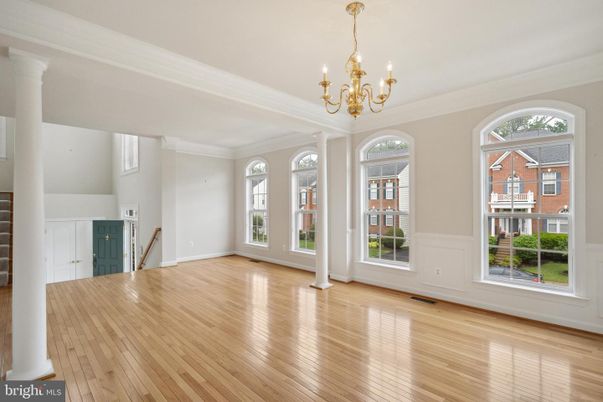 Chandelier, Empty room, Interior, Wood Texture Flooring