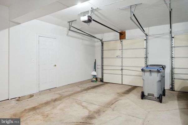 Garage, Interior