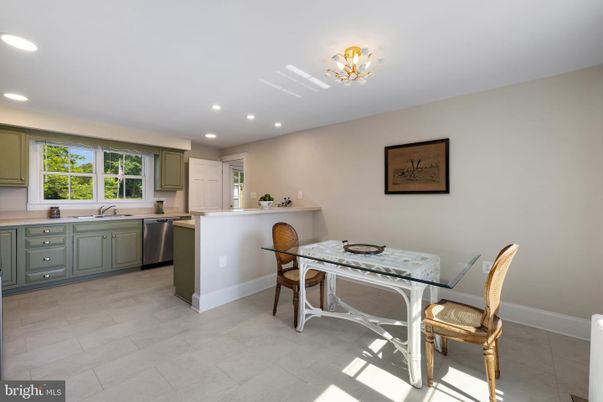 Dining room, Interior, Kitchen, Recessed Lighting
