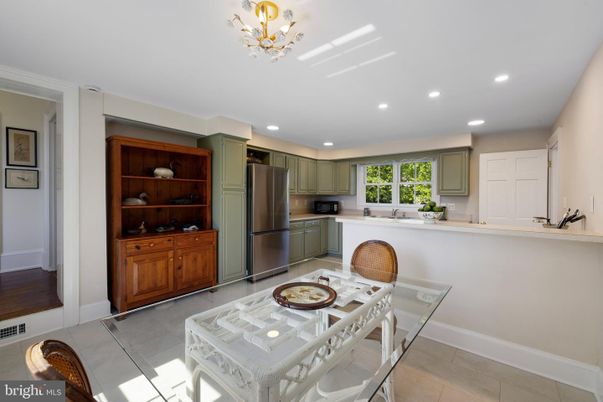 Dining room, Interior, Kitchen, Recessed Lighting, Stainless Steel Appliances