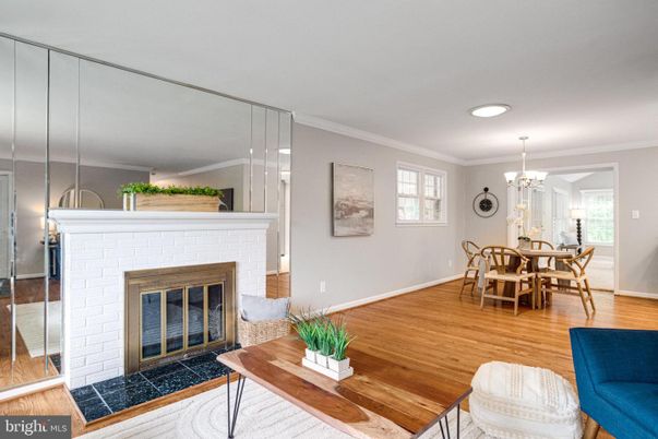 Chandelier, Dining room, Fireplace, Interior, Recessed Lighting, Wood Texture Flooring