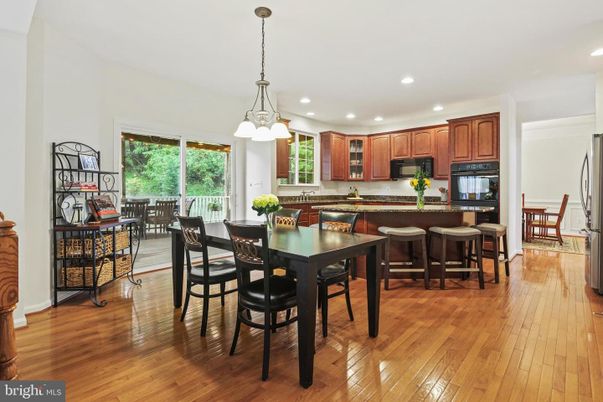 Dining room, Interior, Kitchen, Pendant Lights, Recessed Lighting, Wood Texture Flooring