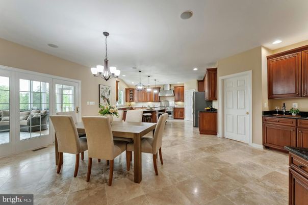 Chandelier, Dining room, Interior, Kitchen, Pendant Lights, Recessed Lighting, Stainless Steel Appliances