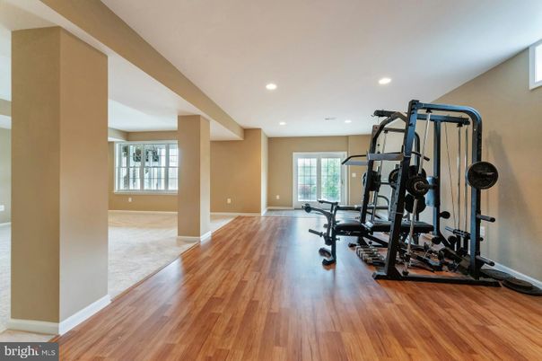 Fitness Equipment, Interior, Recessed Lighting, Wood Texture Flooring