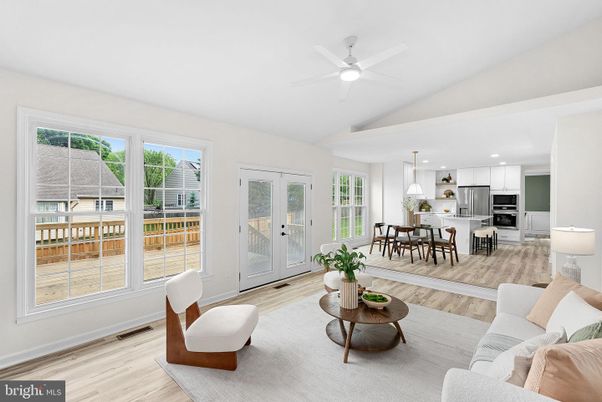 Dining room, Interior, Kitchen, Living room, Pendant Lights, Recessed Lighting, Stainless Steel Appliances, Wood Texture Flooring