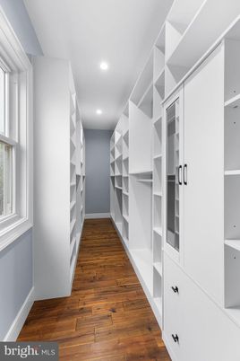 Interior, Recessed Lighting, Walk-in Closets, Wood Texture Flooring