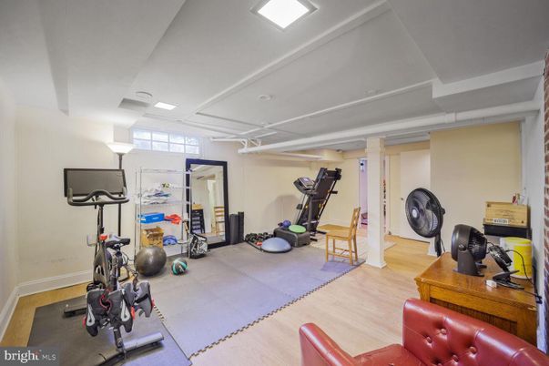 Fitness Equipment, Interior, Recessed Lighting, Wood Texture Flooring