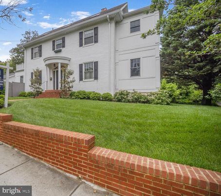 Backyard, Exterior, Facade, Georgian