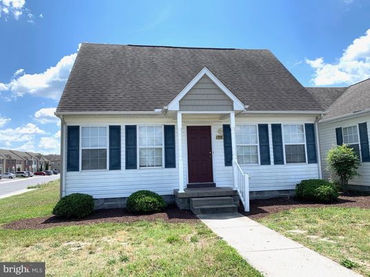 Exterior, Facade, Cape Cod