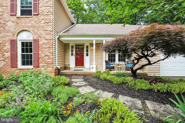 Exterior, Facade, Brick Facade, Cape Cod