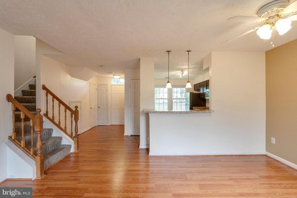 Interior, Pendant Lights, Wood Texture Flooring