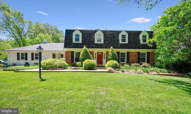 Exterior, Facade, Brick Facade, Cape Cod