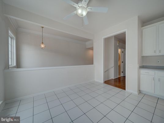 Empty room, Interior, Pendant Lights