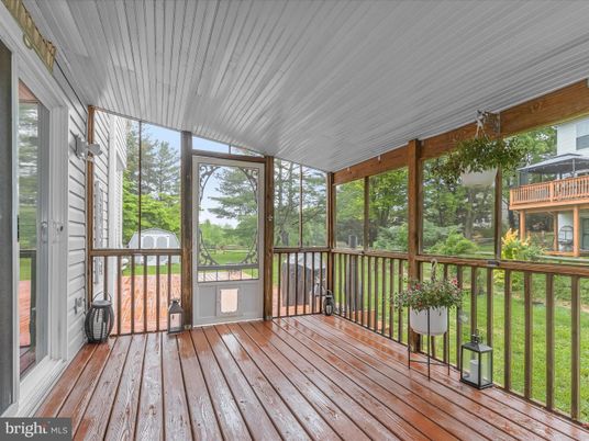Interior, Sun Room, Wood Texture Flooring