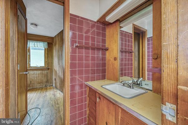 Bathroom, Interior, Wood Texture Flooring, Wooden Walls