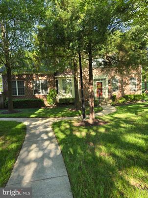 Exterior, Facade, Brick Facade, Ranch