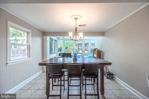 Chandelier, Dining room, Interior