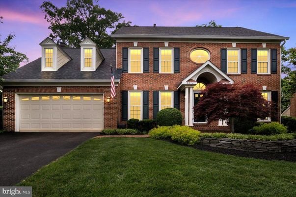 Attached, Exterior, Facade, Brick Facade, Georgian