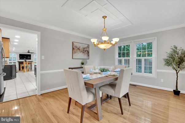 Chandelier, Dining room, Interior, Kitchen, Recessed Lighting, Wood Texture Flooring