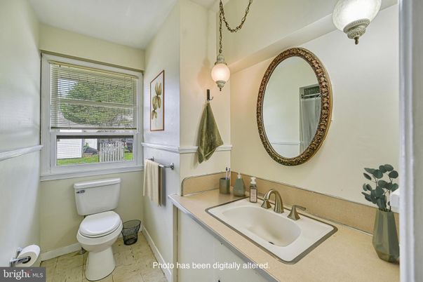 Bathroom, Interior, Pendant Lights