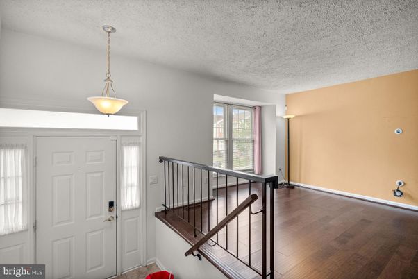 Interior, Pendant Lights, Wood Texture Flooring