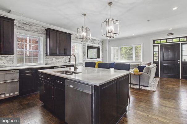 Interior, Kitchen, Living room, Pendant Lights, Recessed Lighting, Wood Texture Flooring