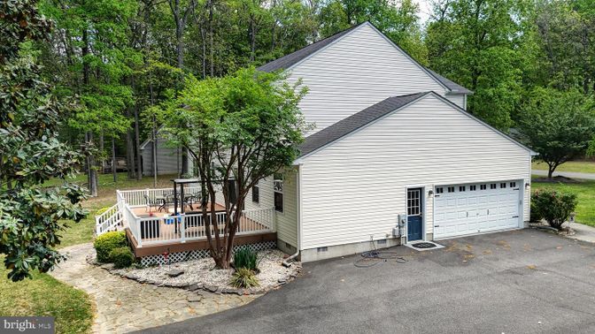 Detached Garage, Exterior