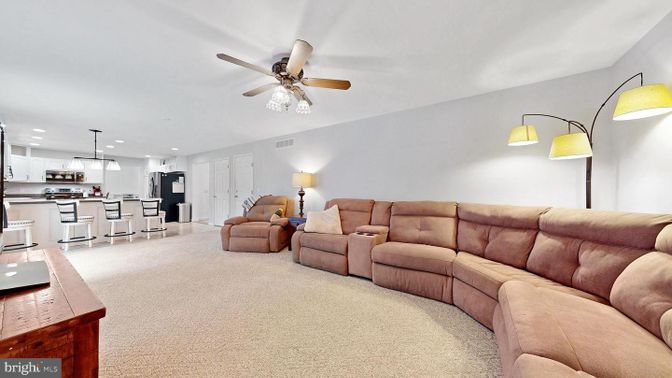 Interior, Kitchen, Living room, Pendant Lights, Recessed Lighting, Stainless Steel Appliances