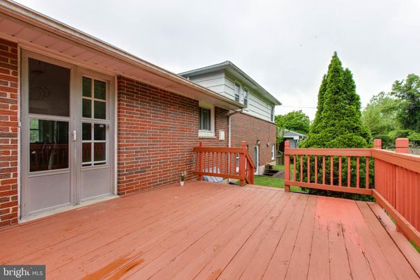 Exterior, Wood Texture Flooring