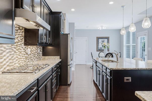 Dining room, Interior, Kitchen, Pendant Lights, Recessed Lighting, Wood Texture Flooring