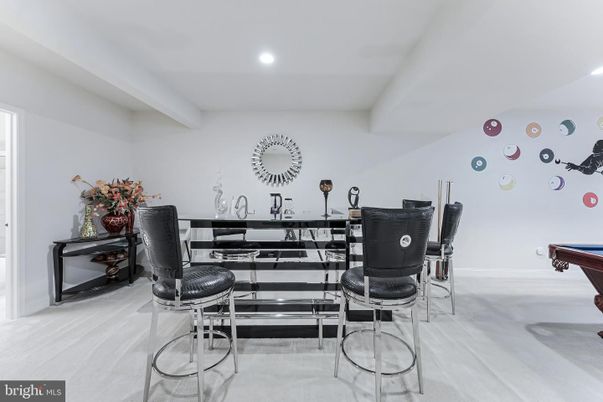 Game Room, Interior, Recessed Lighting