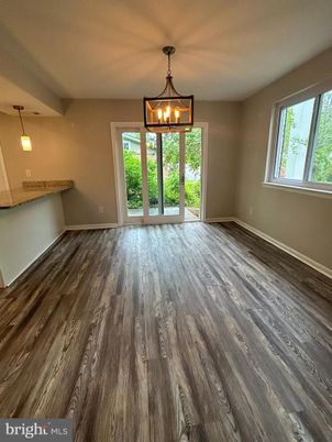 Empty room, Interior, Pendant Lights, Wood Texture Flooring