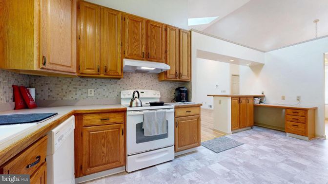 Interior, Kitchen, Recessed Lighting, Tile Countertops