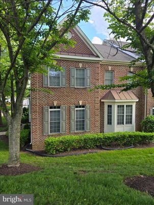 Exterior, Facade, Brick Facade, Georgian