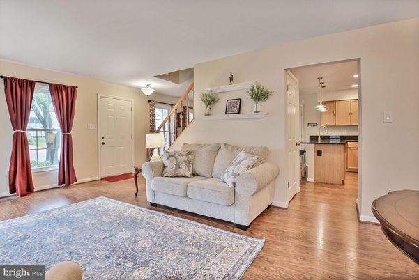 Interior, Kitchen, Living room, Pendant Lights, Recessed Lighting, Wood Texture Flooring