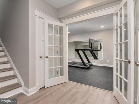 Fitness Equipment, Interior, Recessed Lighting, Wood Texture Flooring