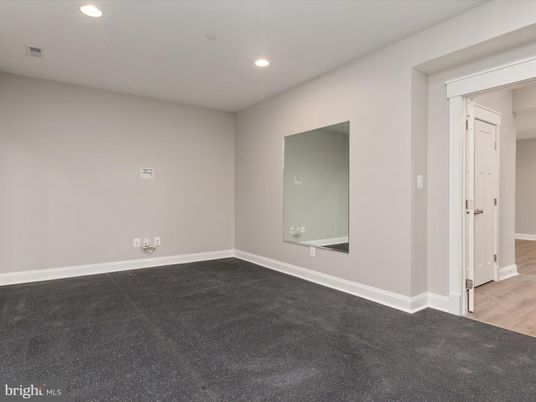Empty room, Interior, Recessed Lighting