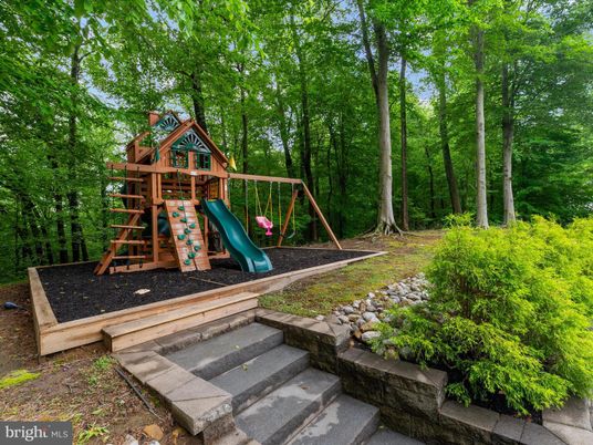 Backyard, Exterior, Playground